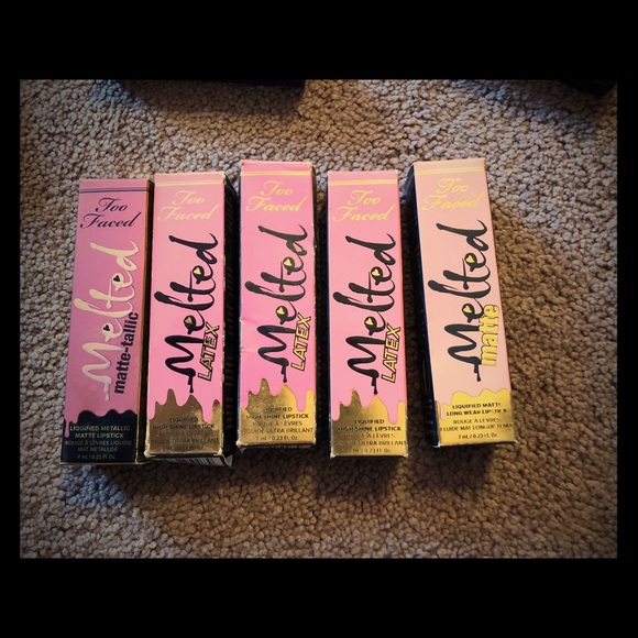 Makeup - Picture 1 of 2